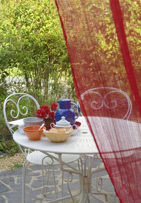 Bed and Breakfast Domaine De La Cour Sainte-Gemme-dʼAndigné Exterior foto